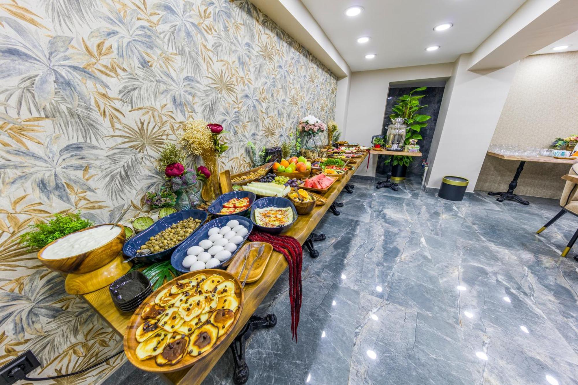Hotel Golden Bazaar 3*